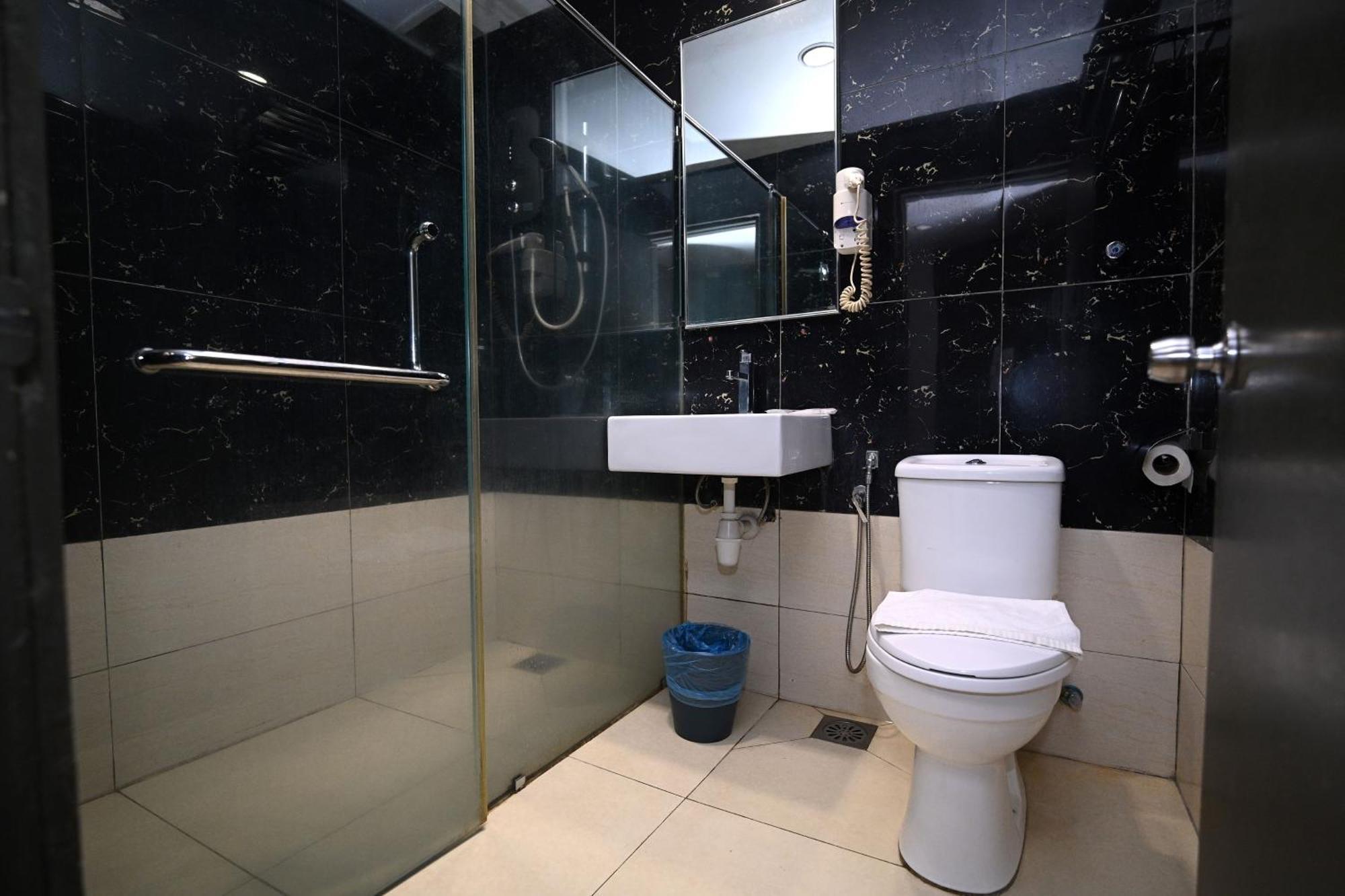 Kingston Hotel 6 - Changkat, Bukit Bintang كوالالمبور المظهر الخارجي الصورة